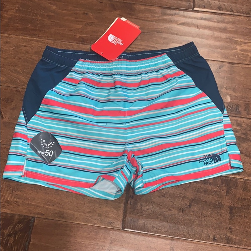 B Classic V shorts North Face